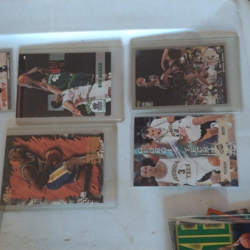 Assorted Basketball Trading Cards - Picture 3 of 6